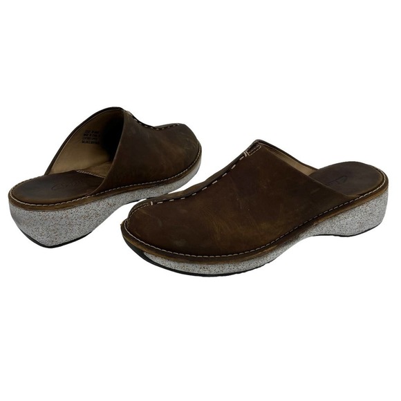 Clarks Shoes Mitchell Clogs Brown Leather 7 M - Picture 1 of 10